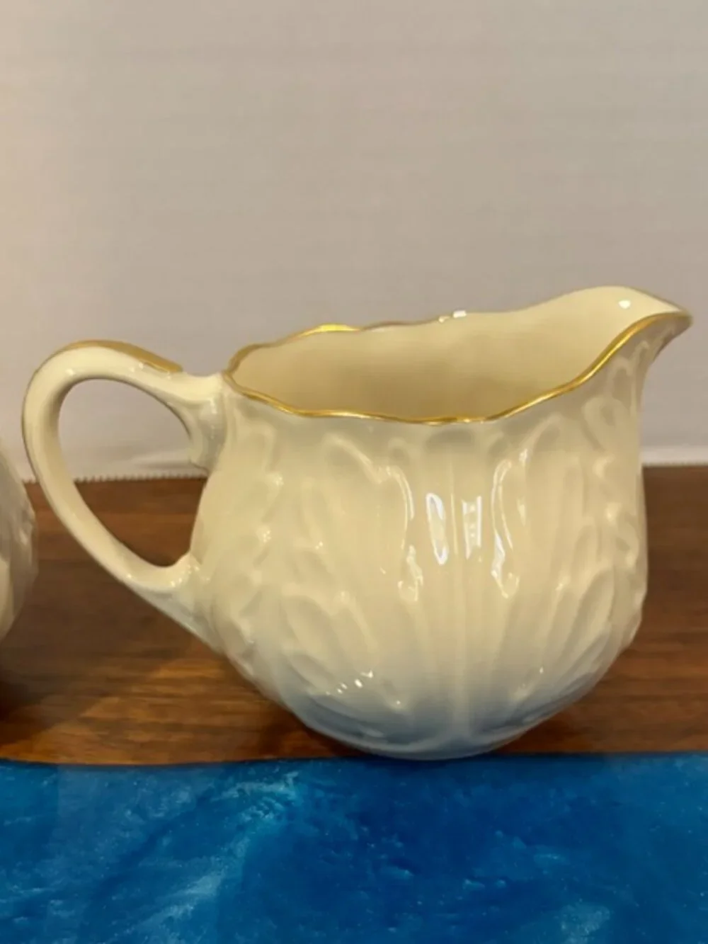 Lenox Cottage Acanthus Leaf Sugar Bowl & Creamer with 24k Gold Trim